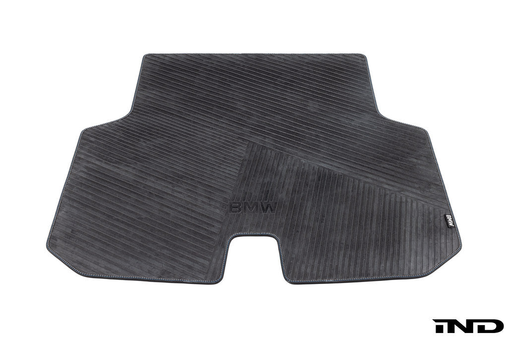 BMW G99 M5 Touring Reversible Cargo Liner – Carpet & Rubber OEM Trunk Mat