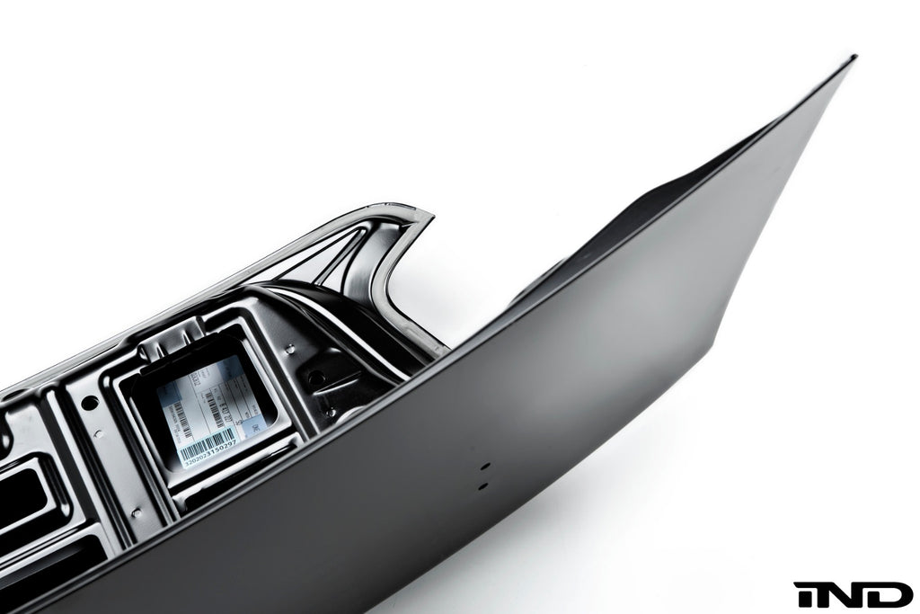 BMW motorsport f22 m235ir race trunk - iND Distribution