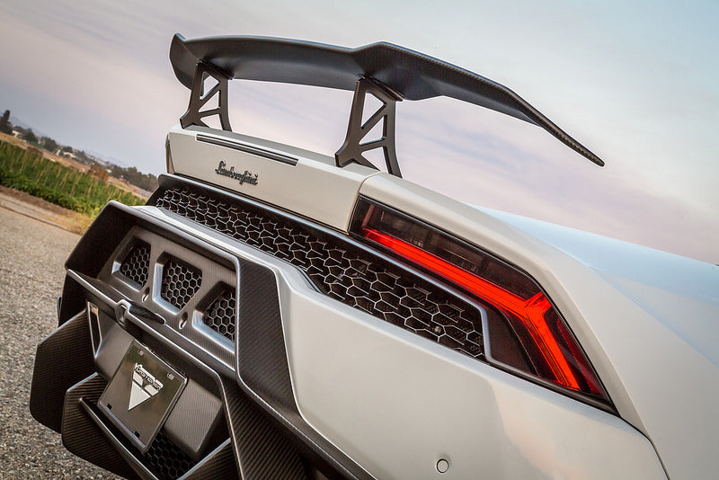 Vorsteiner huracan novara edizione carbon rear bumper with diffuser - iND Distribution