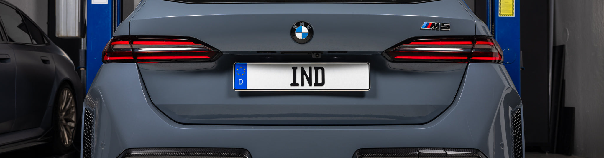 Carbonex Magnetic Rear License Plate Mount – BMW US & Euro Spec