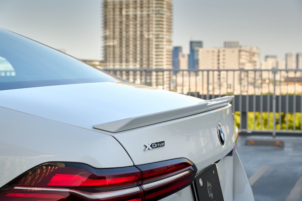 3D Design urethane trunk spoiler installed on a BMW G90 M5 and G60 5-Series sedan featuring OEM+ styling and factory-quality fitment