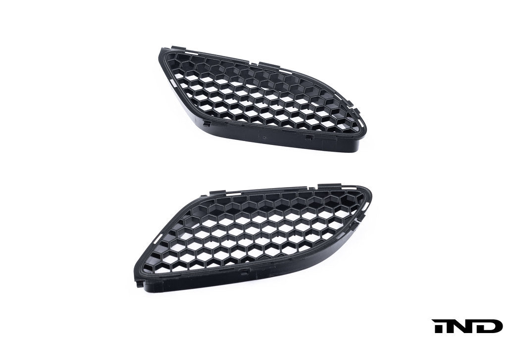 BMW E9X M3 Hood Vent Mesh Set