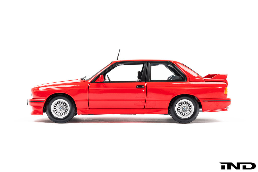 BMW 特注1/18 E30 BMW M3 BMW E30 M3 Brilliantrot Die-cast Car - 1:18 – IND Distribution