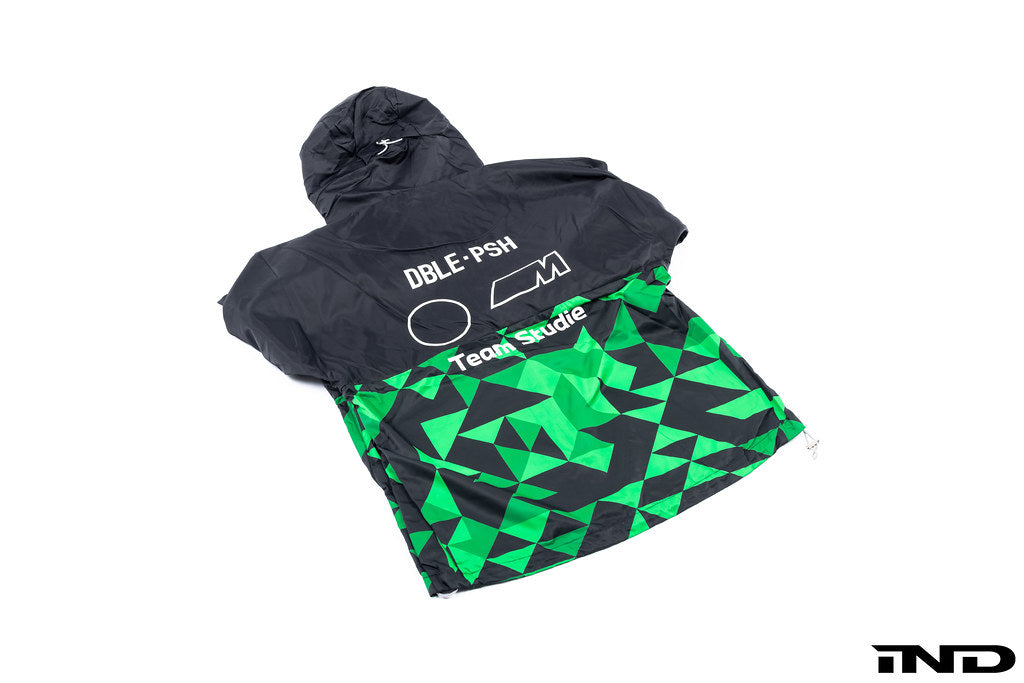 front view arms folded