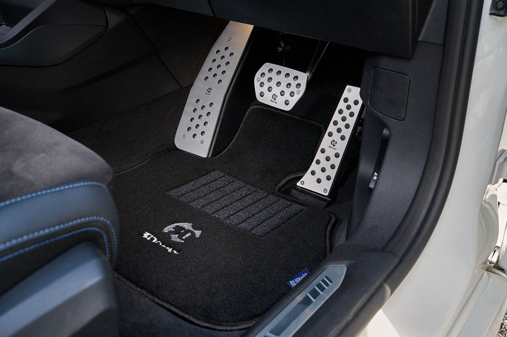 3D Design aluminum pedal set for BMW automatic interior, featuring sleek 3D design and metal finish for stylish car upgrades.