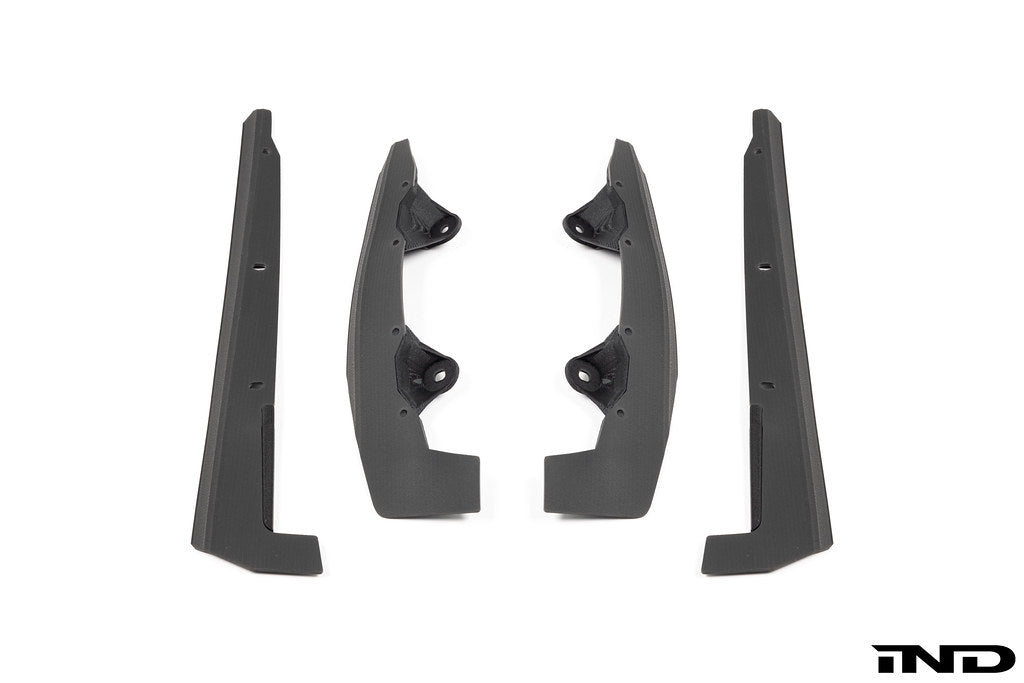 Megachip G20 3-Series exterior splash guards installed on vehicle wheels, protecting from mud and water splashes.