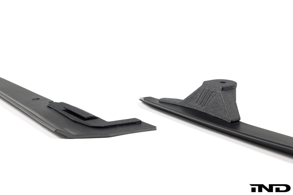 Megachip G20 3-Series exterior splash guards installed on vehicle wheel well for mud and water protection.
