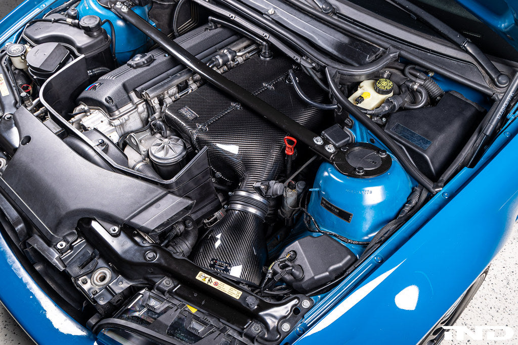 Eventuri E46 M3 Hybrid Carbon Airbox System for performance upgrades, featuring sleek carbon fiber design and precise fitment.