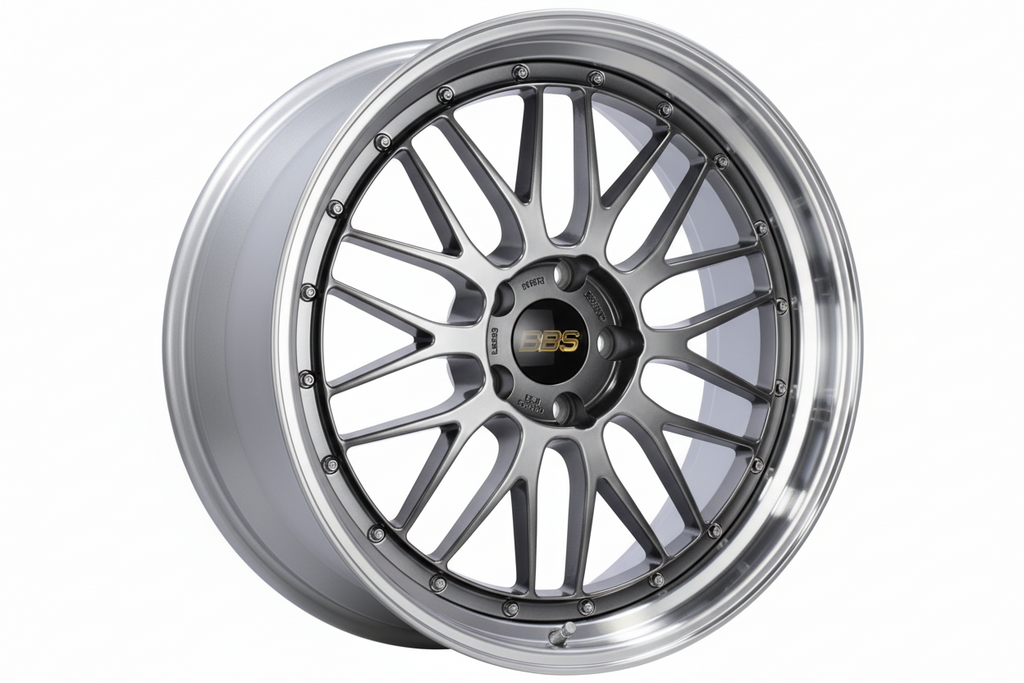 BBS LM Wheel in Diamond Black finish with 'BBS' logo center cap on a white background