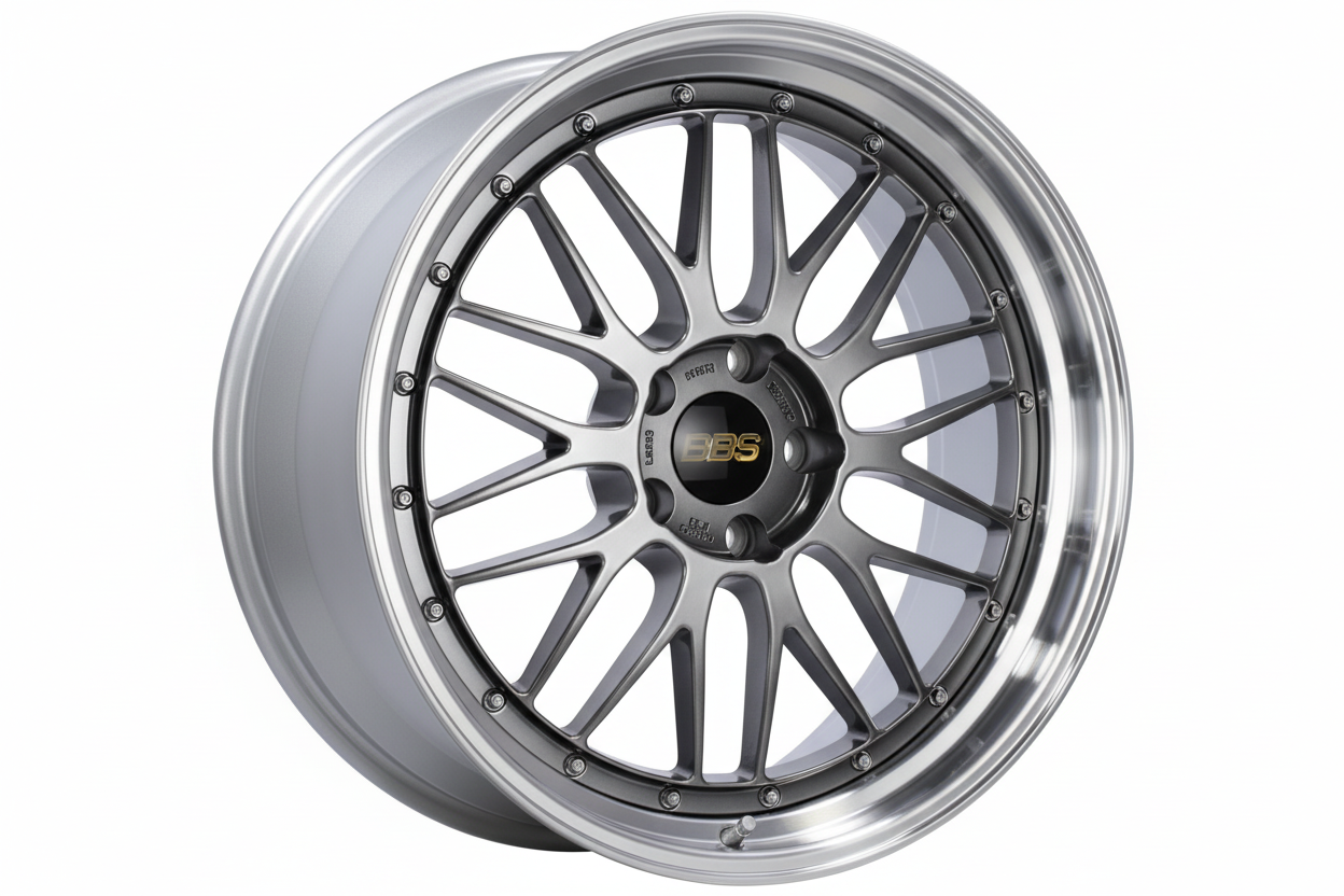 BBS LM Wheel in Diamond Black finish with 'BBS' logo center cap on a white background