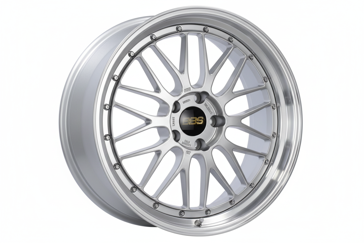 BBS LM Wheel in Diamond Silver finish with 'BBS' logo center cap on a white background