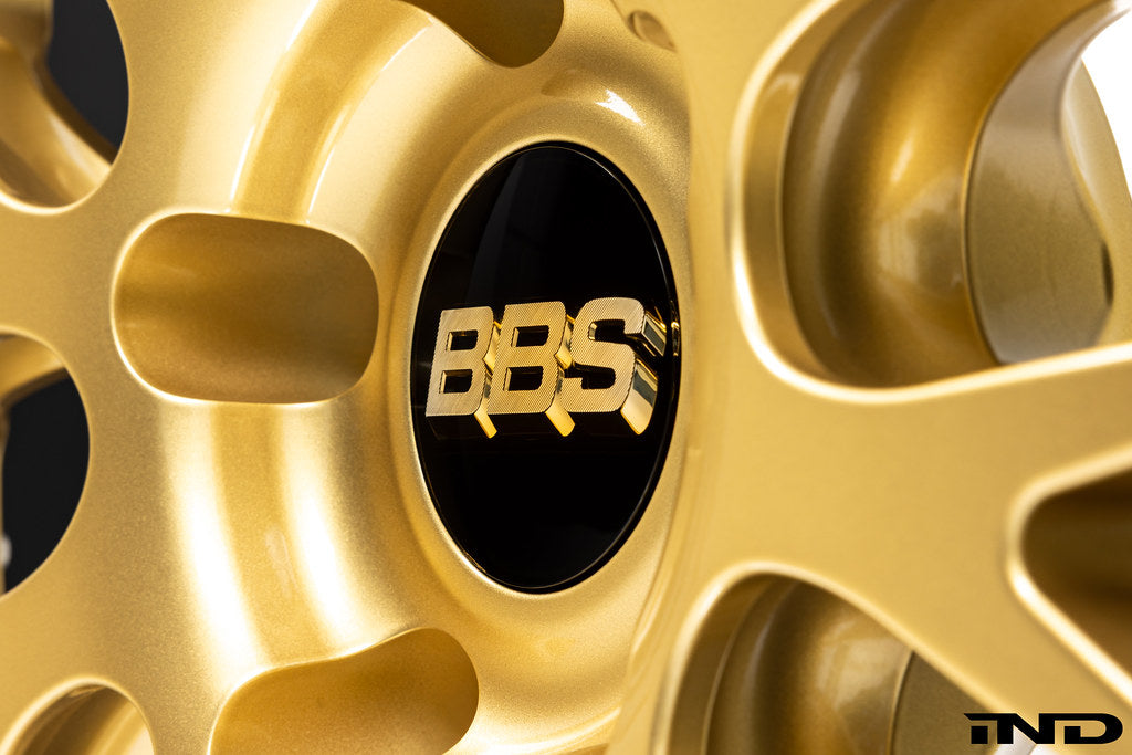 BBS G90 G99 M5 21-inch forged wheel set with white finish, mounted on a BMW G90 G99 M5, shown on a white background.