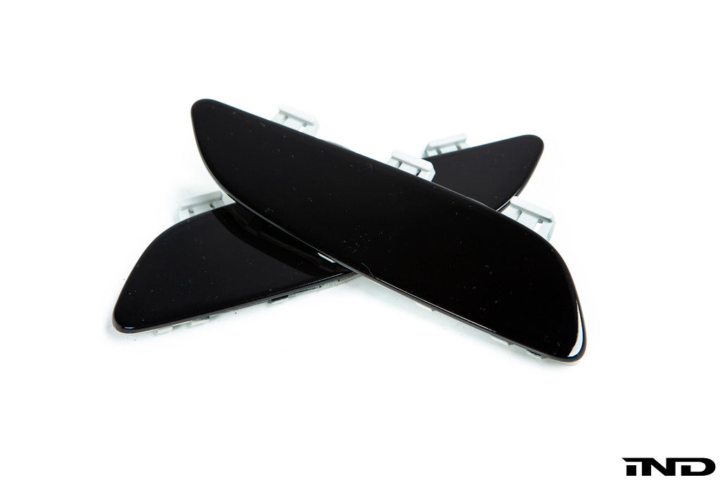 IND Painted Front Reflector Set for the BMW E90, E92, and E93 M3 in Jet Black (668), shown on a white background using genuine BMW reflector cores and OEM paint codes.