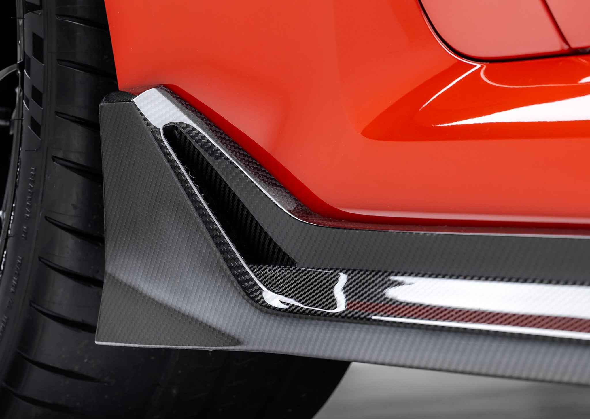 Vorsteiner G87 M2 Dry Carbon Aero Vented Fender with Side Skirt Set