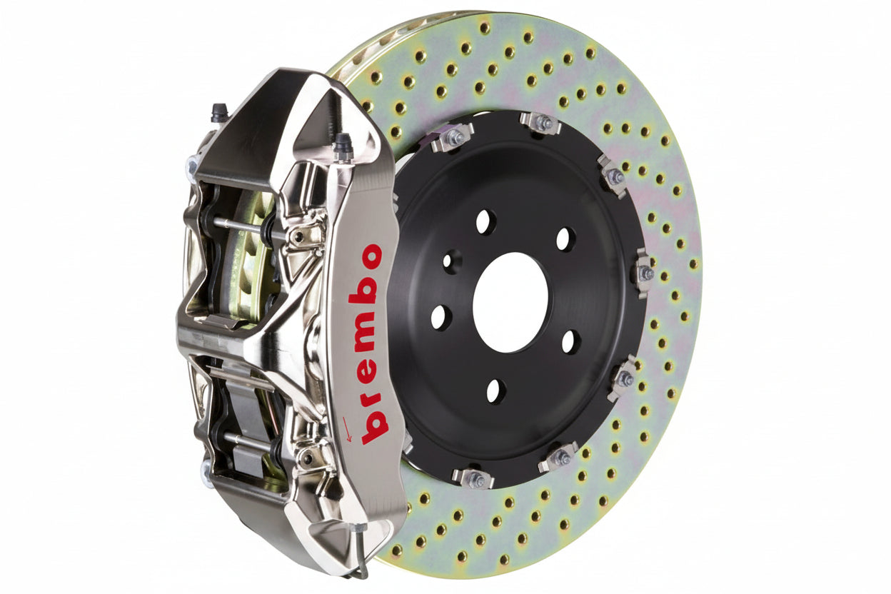 Brembo F85 X5M / F86 X6M GT-R big brake kit with 405x34mm 2-piece front brakes and six-piston calipers on a BMW E60 M5.