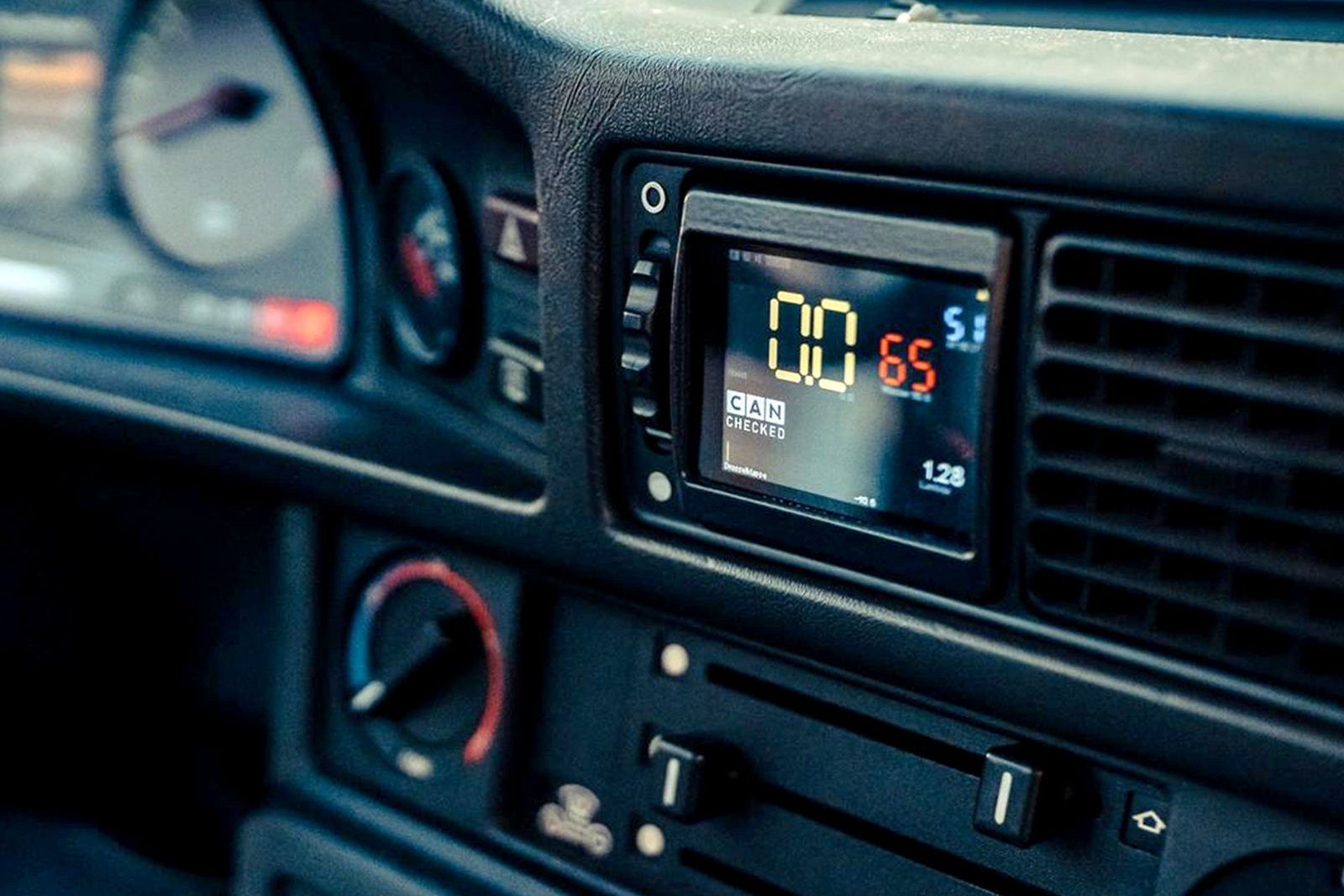 CANchecked E28 M5 / 5-Series MFD28 Multi Function Display | 2.8" Gen2 (LHD)