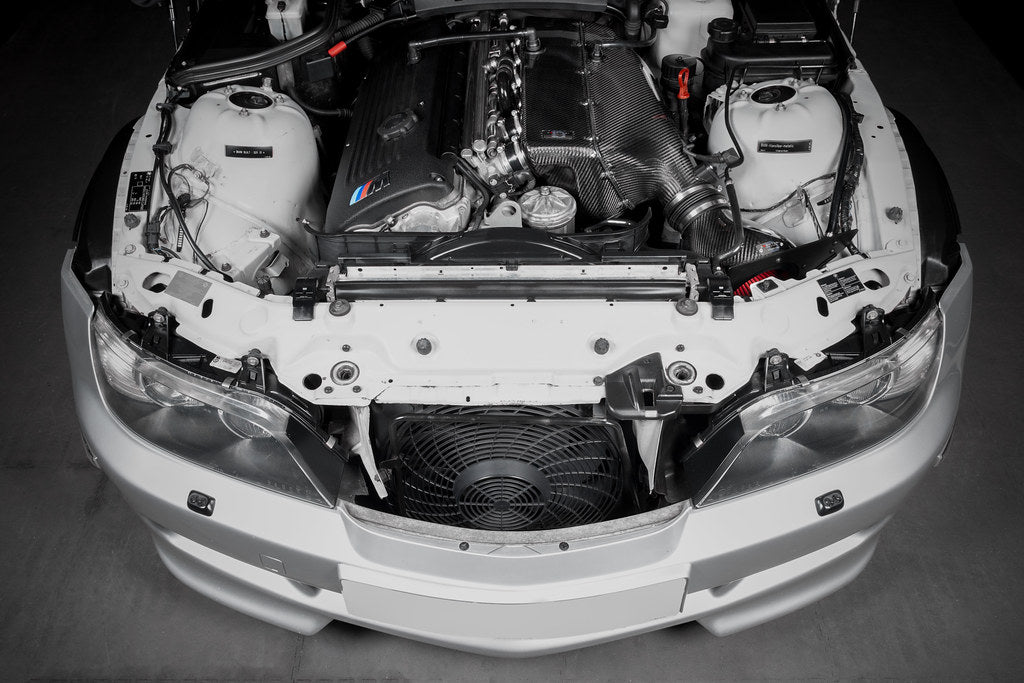 Eventuri Hybrid Carbon Airbox System installed on a BMW E36/7 Z3M featuring a prepreg carbon fiber airbox, bespoke intake system, and OEM MAF-compatible design for the S54 engine.