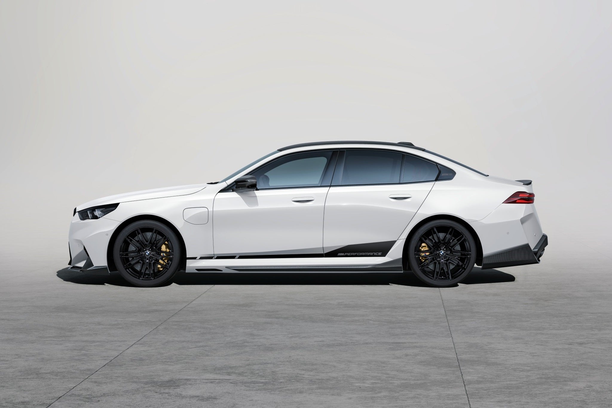 BMW M Performance G90 / G99 M5 Carbon Side Skirt Set