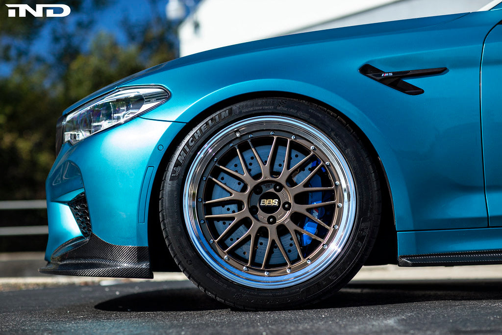 IND painted front reflector set installed on a BMW F90 M5 and G30 5-Series eliminating the factory amber reflectors for an OEM+ appearance