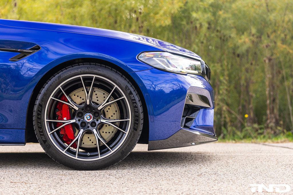 IND painted front reflector set installed on a BMW F90 M5 and G30 5-Series eliminating the factory amber reflectors for an OEM+ appearance
