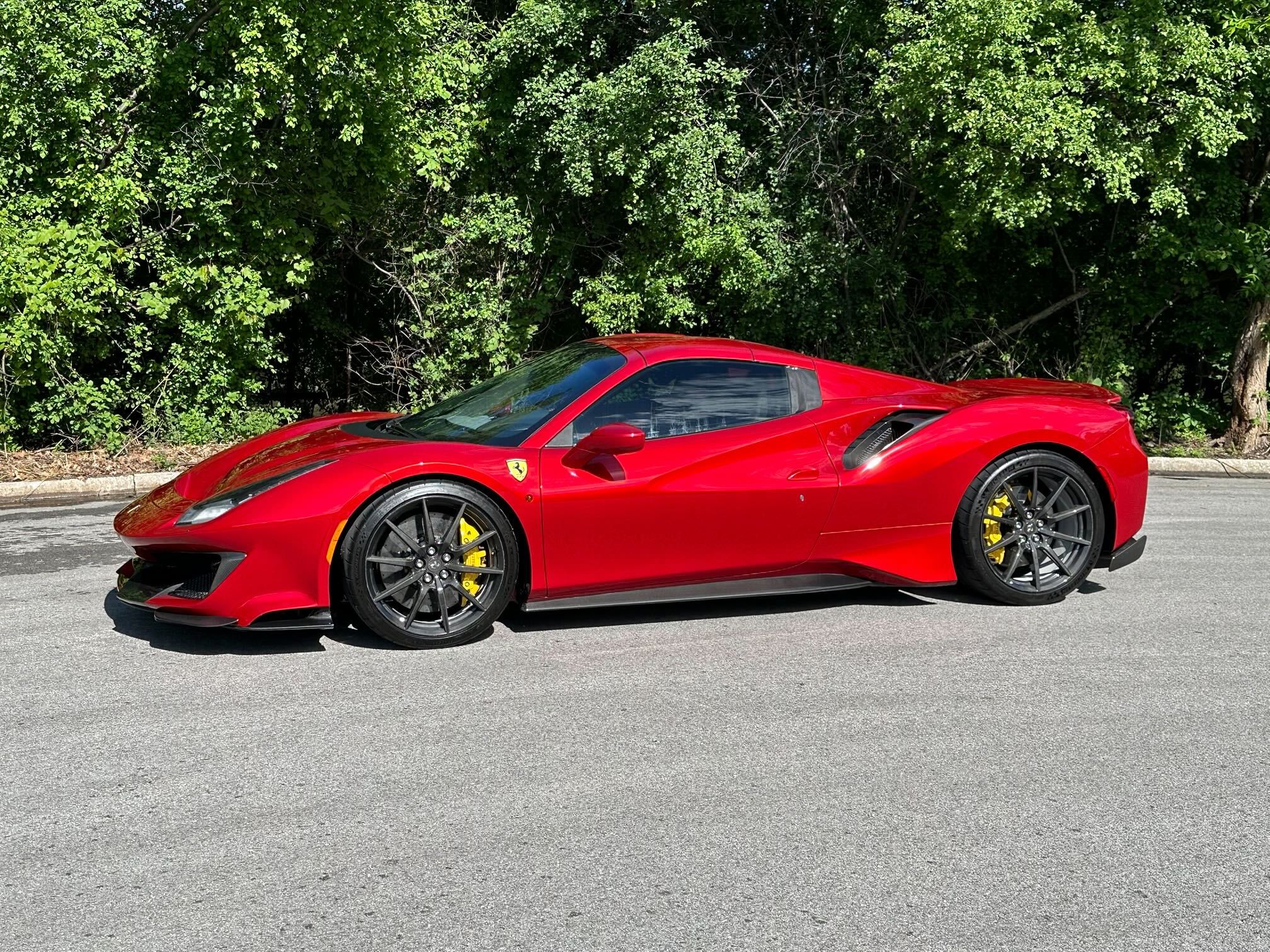 FERRARI 488