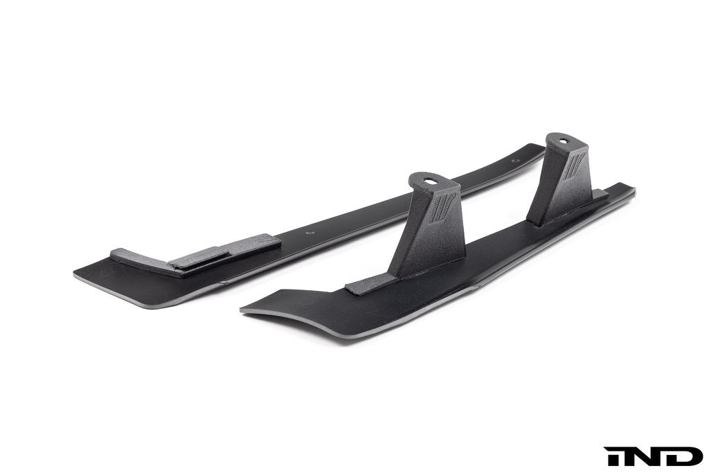 Megachip F90 M5 splash guard set for BMW F90 M5, exterior OEM-fit white splash guards on car wheels