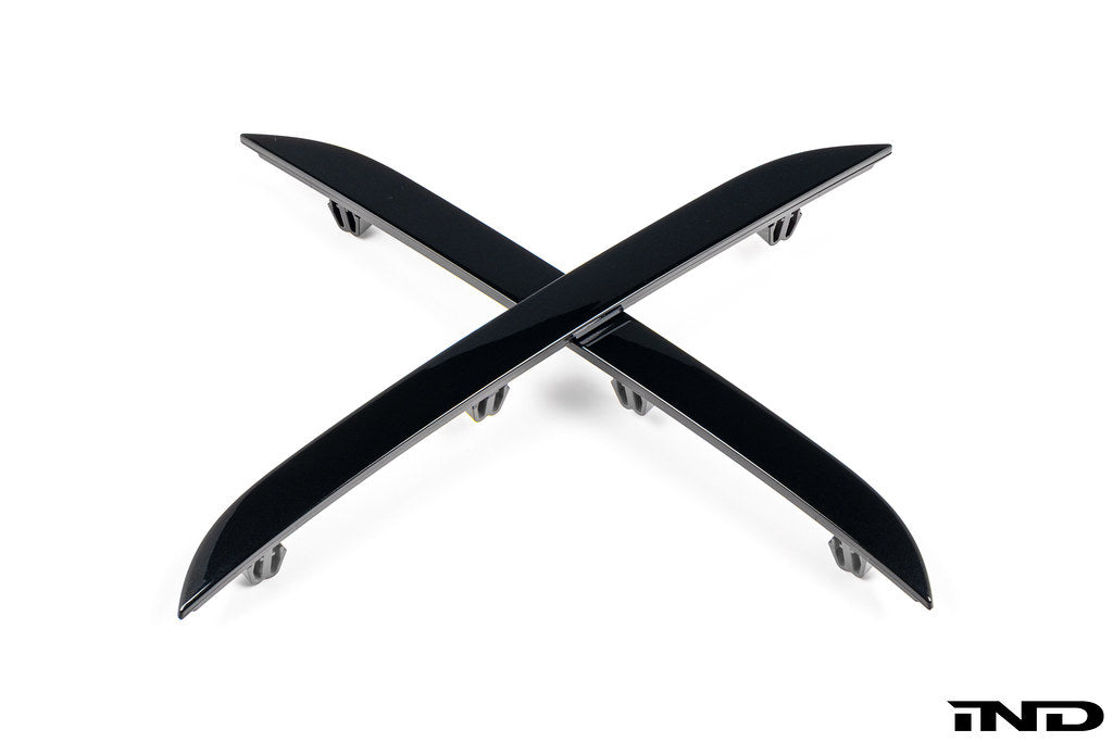 BMW G22 G23 4-Series painted rear reflectors by IND, exterior car part shown on a white background.