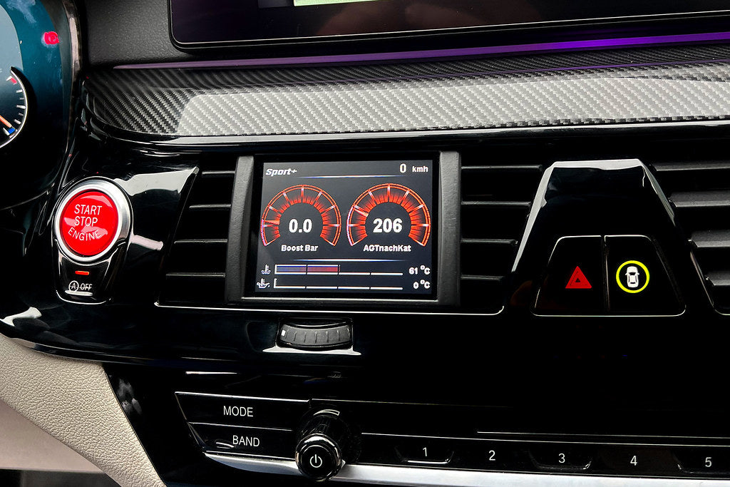 CANchecked F90 M5 G30 5-Series interior multi-function display, 3.2-inch Gen2 screen installed in BMW LHD model.