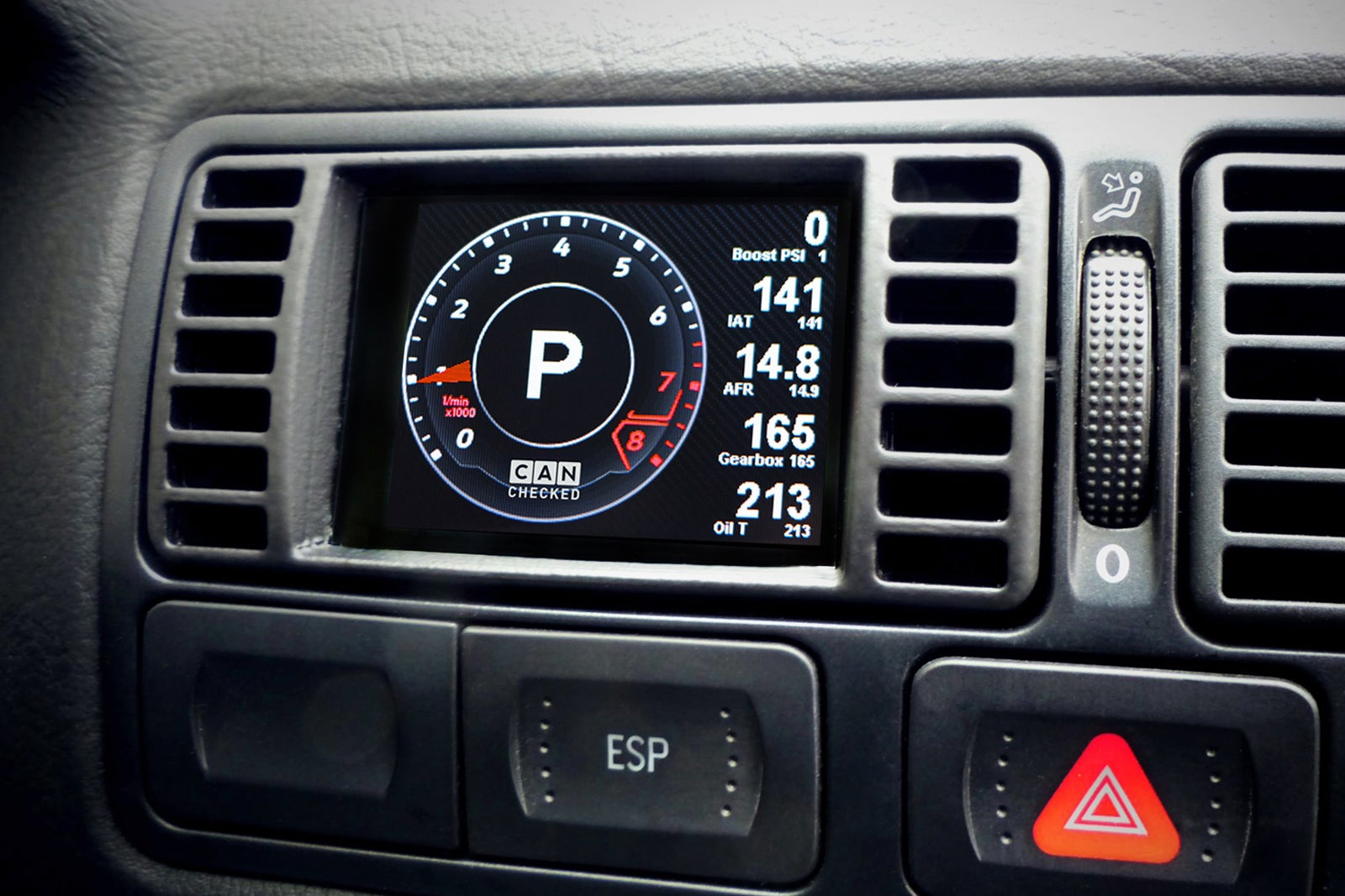 The vehicle-specific CANchecked MFD28 Gen2 for your VW Golf MK4 (Typ 1J) vFL installed photo