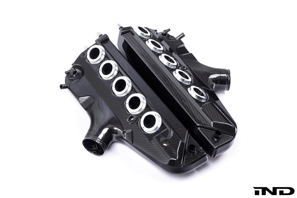 Underside view of Eventuri BMW S85 carbon plenum system 