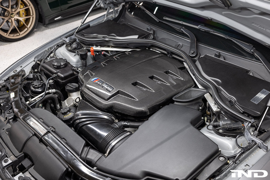 Eventuri gloss carbon plenum installed on BMW E92 M3 S65 engine bay