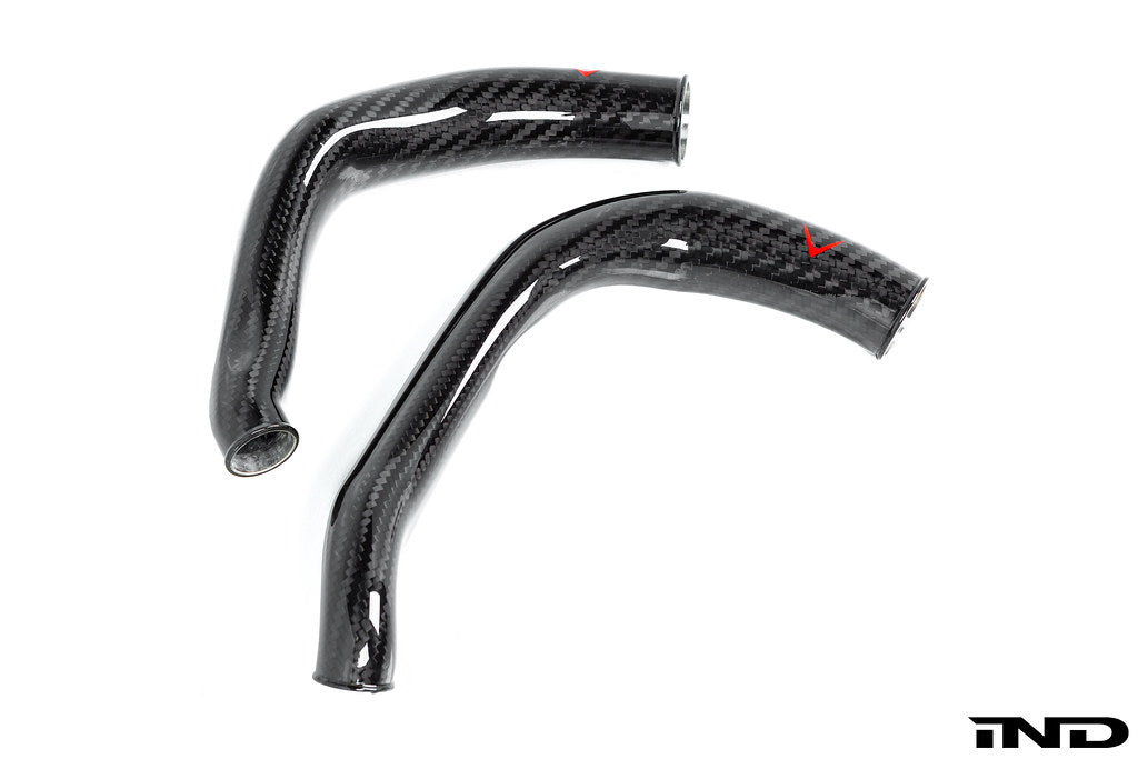 Eventuri gloss carbon charge pipe set for BMW S55 M2 Competition M3 M4 on white background
