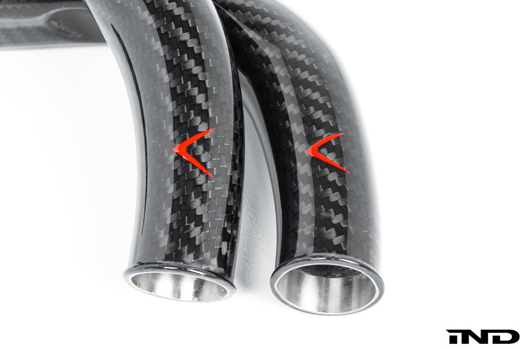 Eventuri gloss carbon charge pipe set for BMW S55 M2 Competition M3 M4 on white background