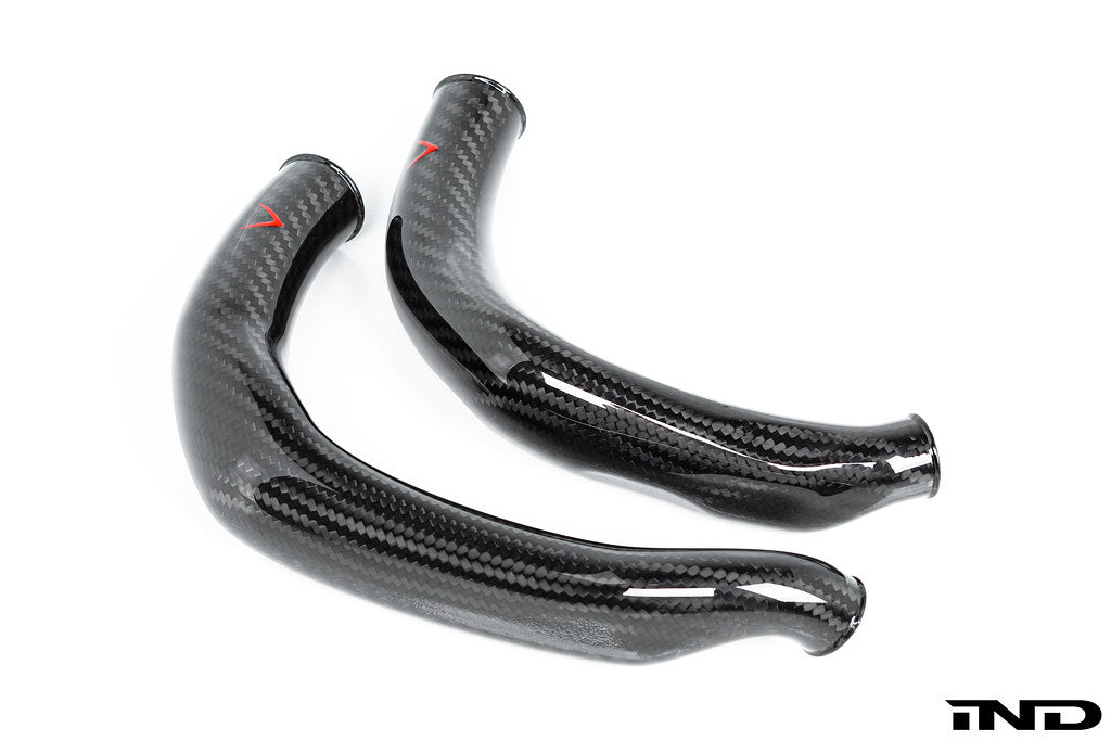 Eventuri gloss carbon charge pipe set for BMW S55 M2 Competition M3 M4 on white background