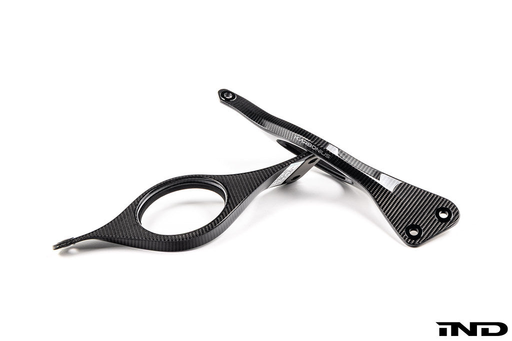 Karbonius carbon fiber strut brace set for BMW G90 M5 and G99 M5 in gloss finish on white background