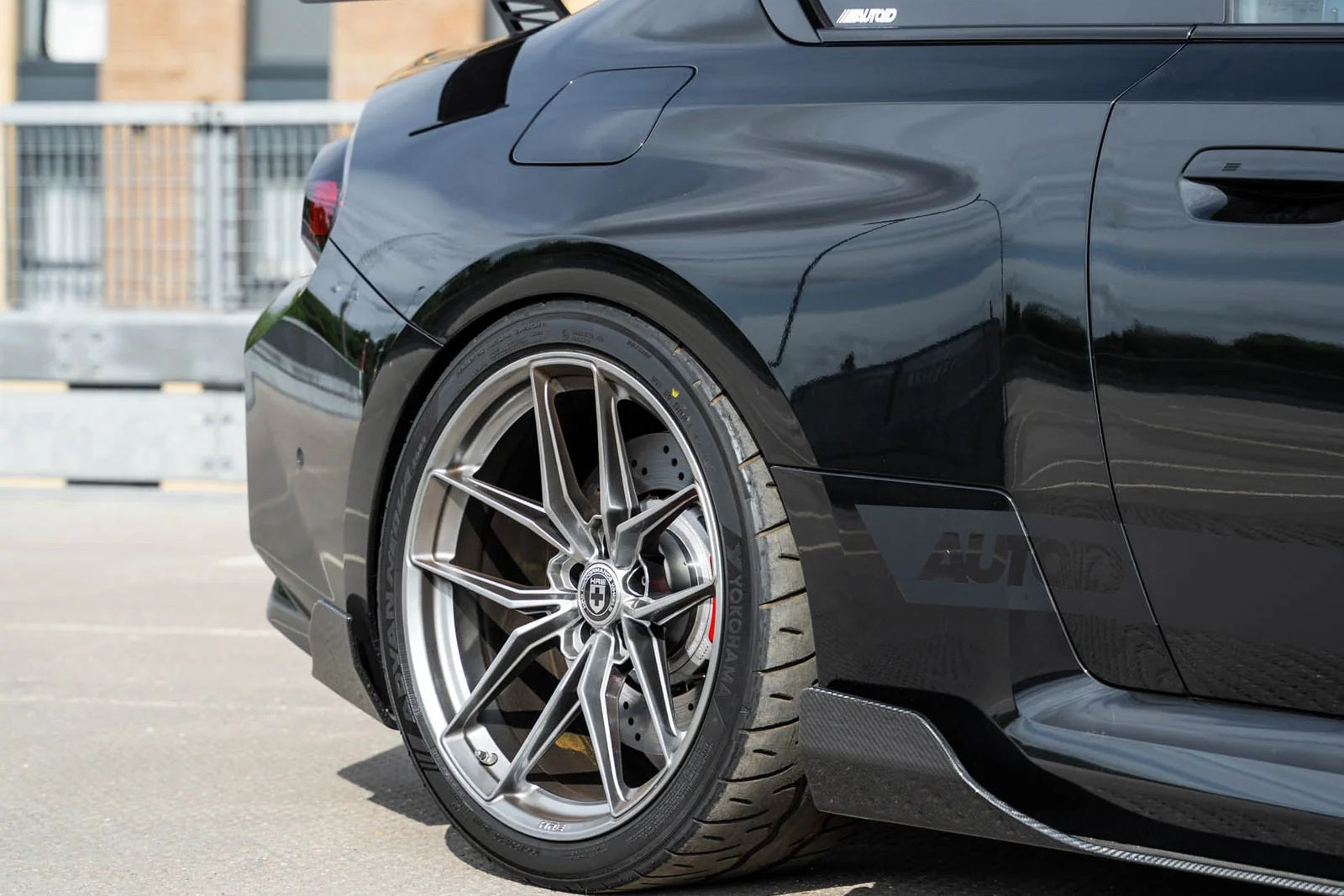TREVORA G87 M2 Carbon Side Skirt Set installed on a vehicle, showcasing sleek exterior car side skirts for enhanced aerodynamics.
