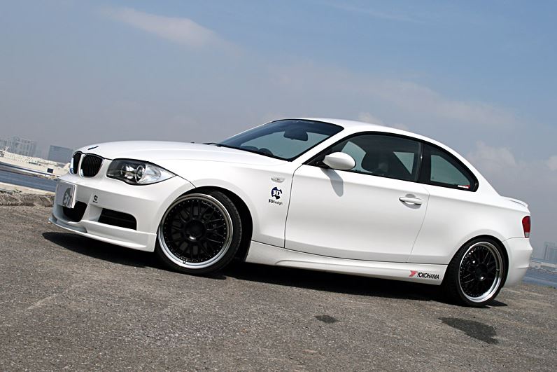 3d design e82 m sport front lip spoiler - iND Distribution