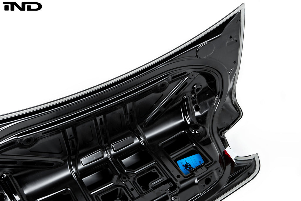 BMW motorsport f22 m235ir race trunk - iND Distribution