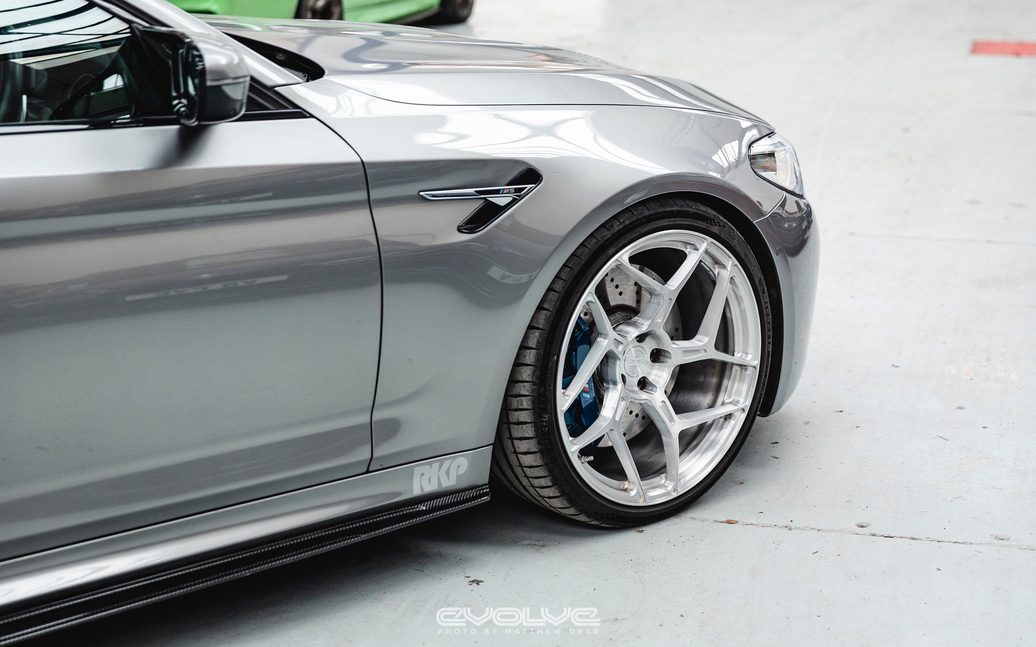 RKP f90 m5 carbon side skirt set - iND Distribution
