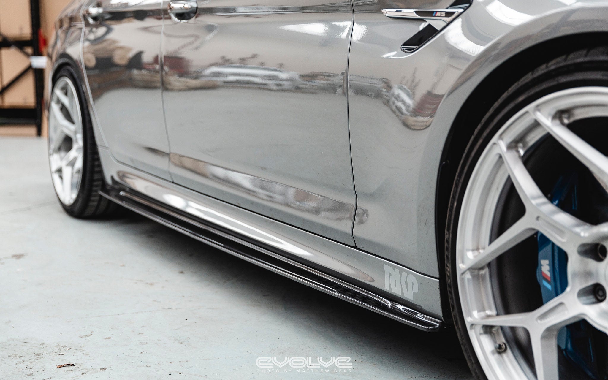 RKP f90 m5 carbon side skirt set - iND Distribution