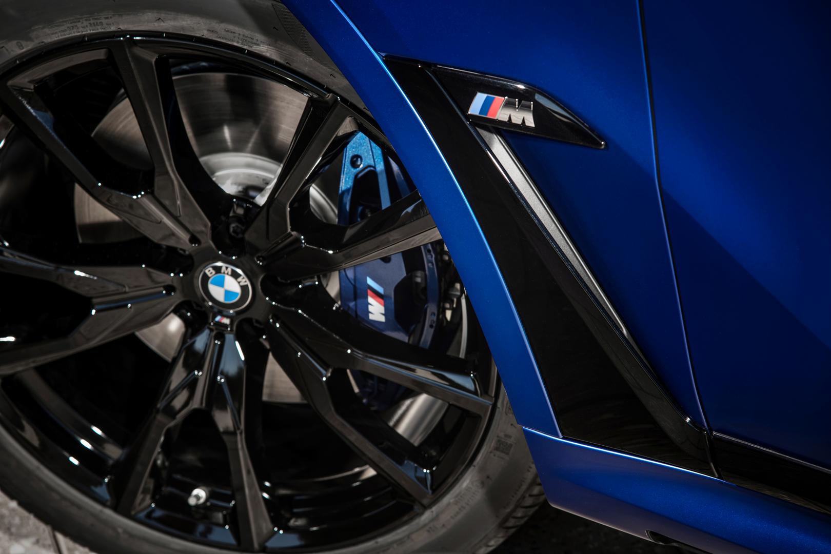 BMW G07 X7 M Fender Emblem Set - Gloss Black