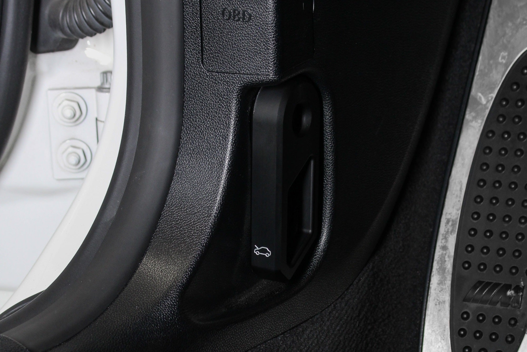 Carbonex E-Chassis Aluminum Hood Latch Handle - LHD