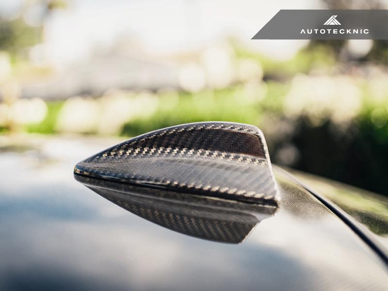 AutoTecknic e82 1m e9x m3 dry carbon roof antenna cover - iND Distribution