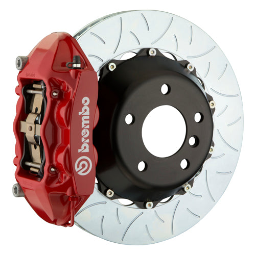 Brembo F8X M2/M3/M4 GT big brake kit with 345x28mm 2-piece rear slotted brake rotors and red 4-piston calipers.