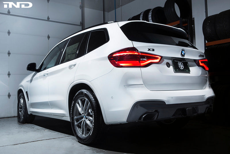 iND g01 m40i painted trunk emblem - iND Distribution