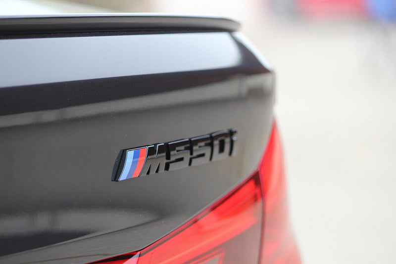 iND g30 m550i painted trunk emblem - iND Distribution